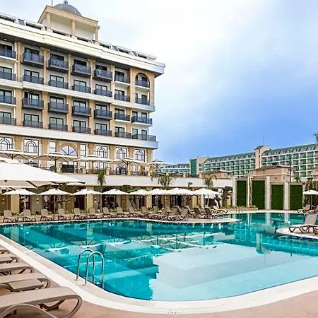 Serenity Queen Hotel