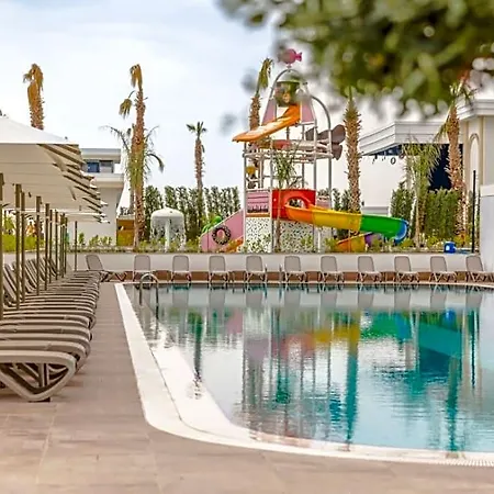 Hotel Serenity Queen